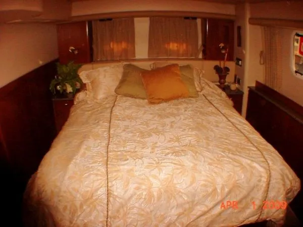 Slide: The Image of Meridian 408 Aft Cabin MY 2005 - 4