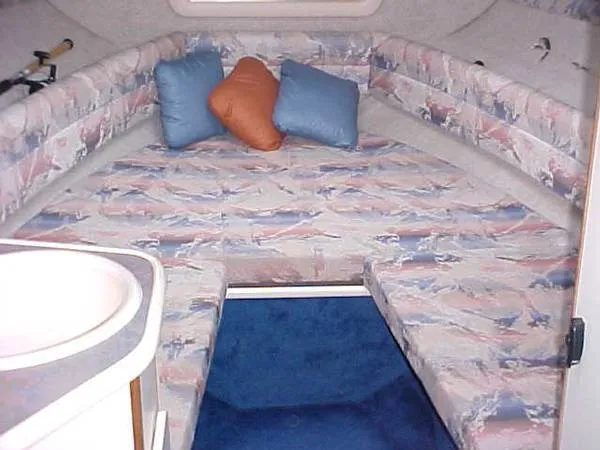 Slide: The Image of Sea Ray Sundancer 1996 - 2