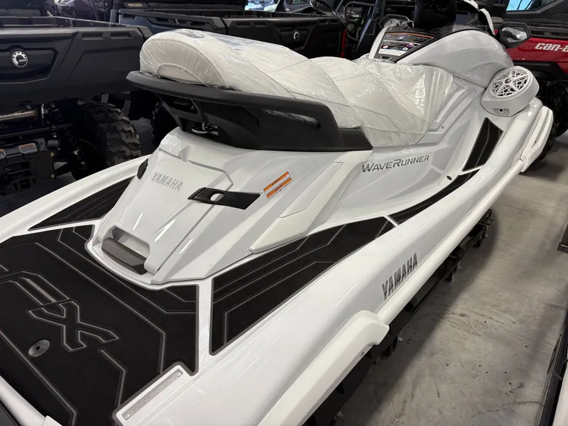 Slide: The Image of Yamaha FX Cruiser SVHO 2026 - 3