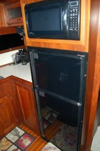 Slide: The Image of Californian 43 COCKPIT MOTORYACHT 1985 - 10