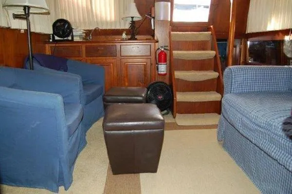 Slide: The Image of Californian 43 COCKPIT MOTORYACHT 1985 - 2