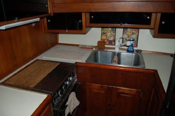 Slide: The Image of Californian 43 COCKPIT MOTORYACHT 1985 - 6