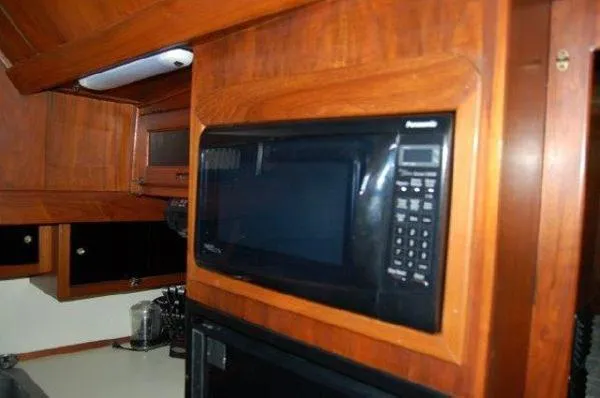 Slide: The Image of Californian 43 COCKPIT MOTORYACHT 1985 - 7