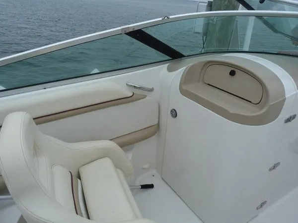 Slide: The Image of Chris-Craft 240 BOWRIDER 2000 - 7