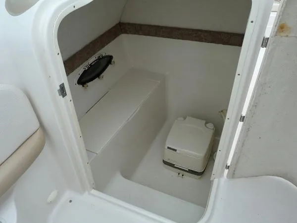 Slide: The Image of Chris-Craft 240 BOWRIDER 2000 - 8