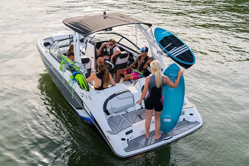 Slide: The Image of Yamaha 212X 2019 - 18