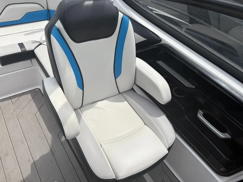 Slide: The Image of Yamaha 212X 2019 - 3