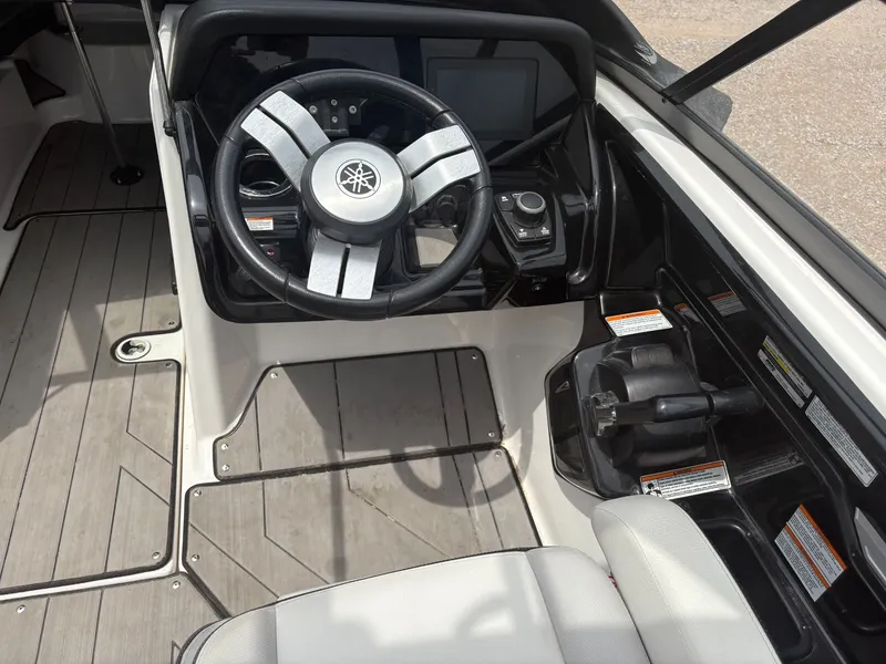 Slide: The Image of Yamaha 212X 2019 - 7