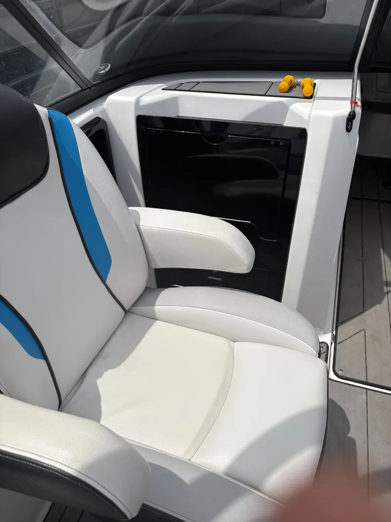 Slide: The Image of Yamaha 212X 2019 - 9