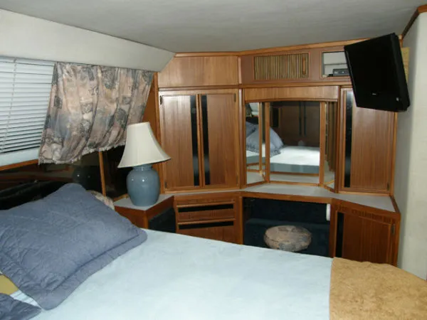 Slide: The Image of Sea Ray Aft Cabin Motoryacht 1988 - 7