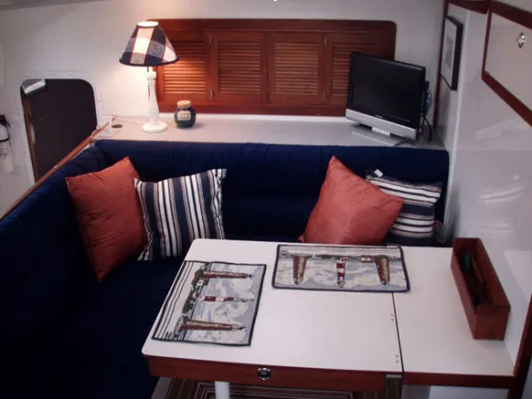 Slide: The Image of Endeavour 36 Trawler Cat 2000 - 3