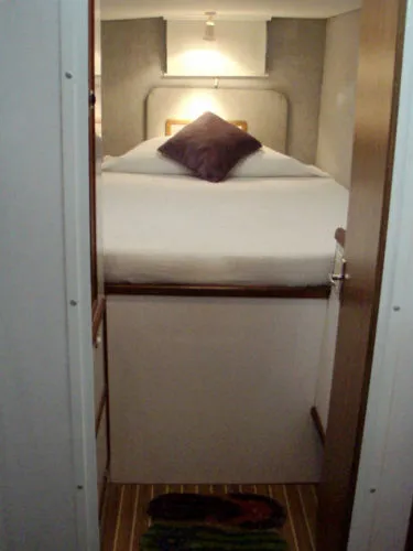 Slide: The Image of Endeavour 36 Trawler Cat 2000 - 9