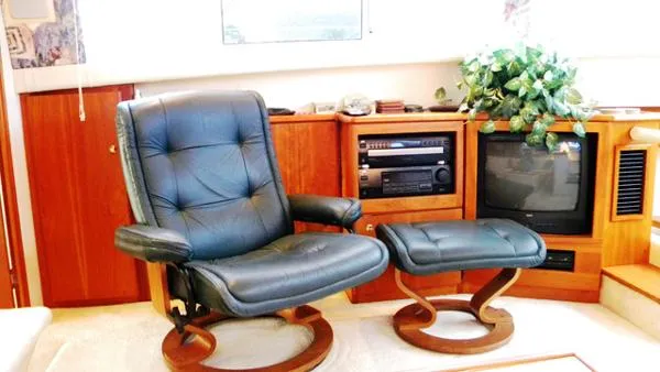Slide: The Image of Silverton 442 Cockpit motoryacht 2000 - 3