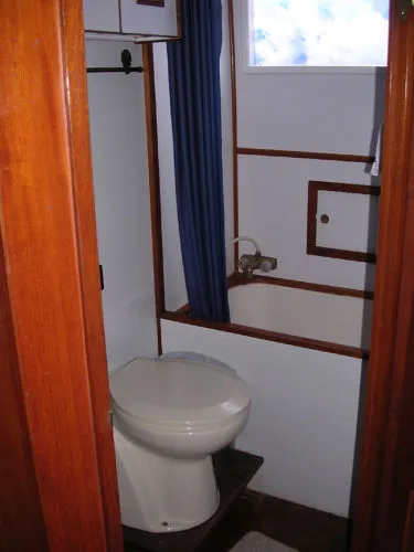 Slide: The Image of Marine Trader *44 Tri Cabin* 1982 - 2