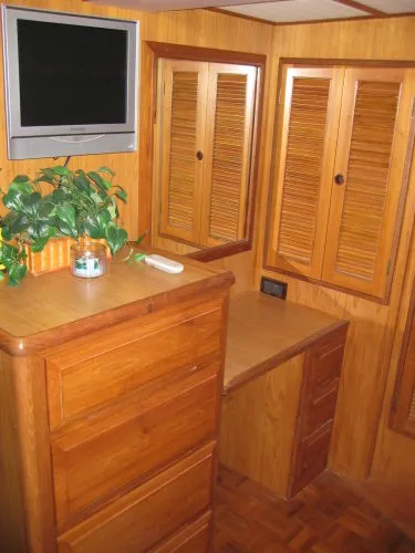 Slide: The Image of DeFever *45 Pilothouse* 2002 - 11