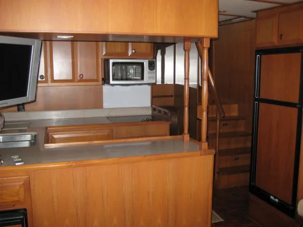 Slide: The Image of DeFever *45 Pilothouse* 2002 - 9