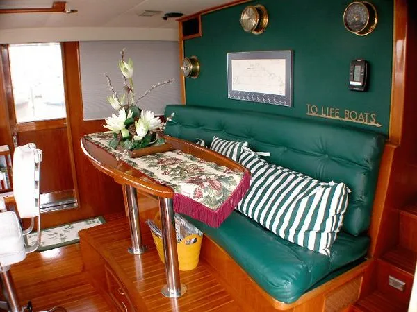 Slide: The Image of Vantare COCKPIT MOTOR YACHT 1988 - 9