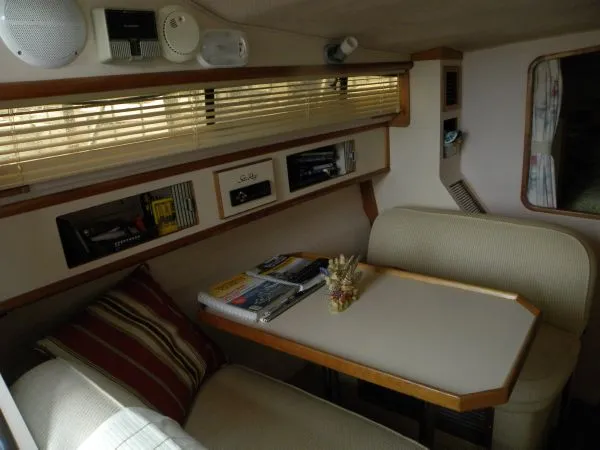 Slide: The Image of Sea Ray Sundancer 1989 - 10