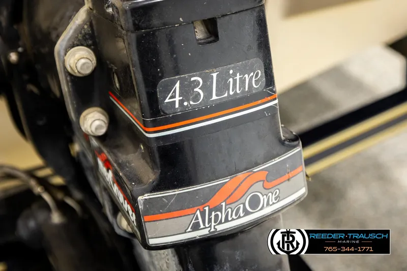 Slide: The Image of 1988 Celebrity 180 V boat engine, 4.3 Litre Alpha One, Reeder-Trausch Marine logo. - 37
