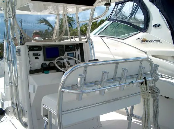 Slide: The Image of Venture 34 Center Console 2004 - 6
