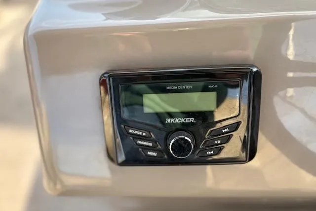 Slide: The Image of Kicker media center on 2023 Sun Tracker Party Barge 22 DLX boat dashboard. - 28