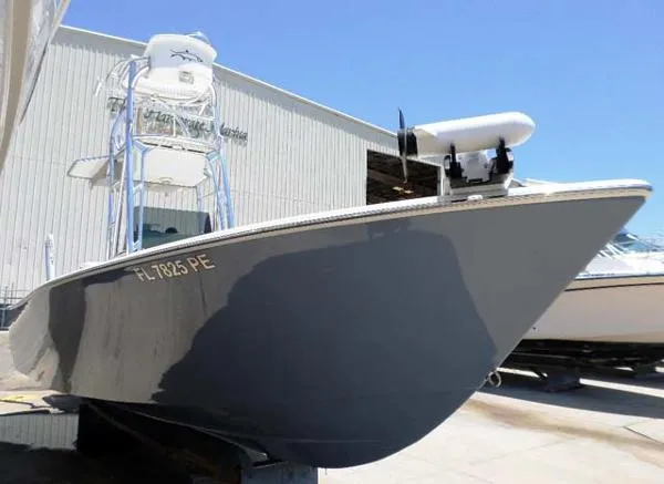 Slide: The Image of Dorado 25 Center Console 2010 - 3