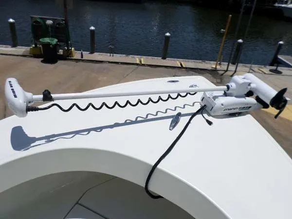 Slide: The Image of Dorado 25 Center Console 2010 - 8