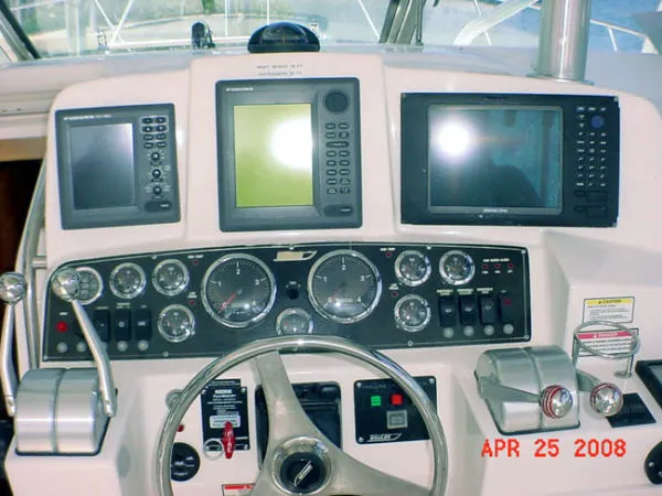 Slide: The Image of Boston Whaler 340 Defiance 2000 - 8