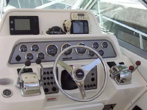 Slide: The Image of Wellcraft 330 Coastal 2001 - 6