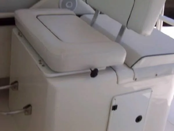 Slide: The Image of Wellcraft 330 Coastal 2001 - 7