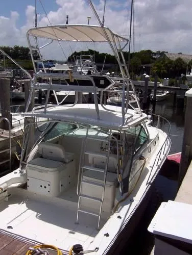 Slide: The Image of Wellcraft 330 Coastal 2001 - 9
