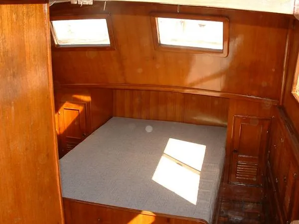 Slide: The Image of Albin Trawler with Trunk Cabin 1982 - 1
