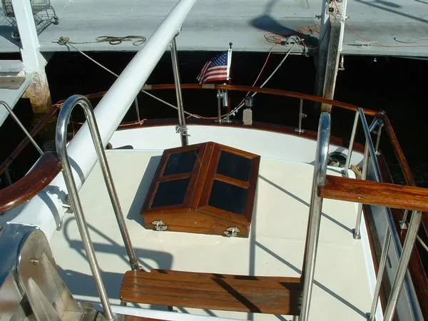 Slide: The Image of Albin Trawler with Trunk Cabin 1982 - 5