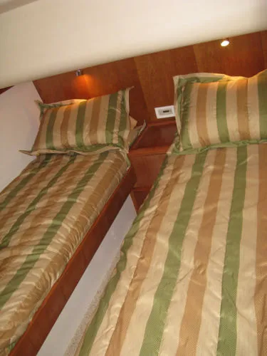 Slide: The Image of Bertram 450 Flybridge 2005 - 8