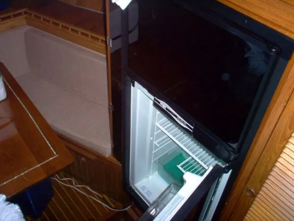 Slide: The Image of Senator Sundeck Trawler 1985 - 6