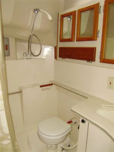 Slide: The Image of Luhrs *380 Open* 1998 - 7