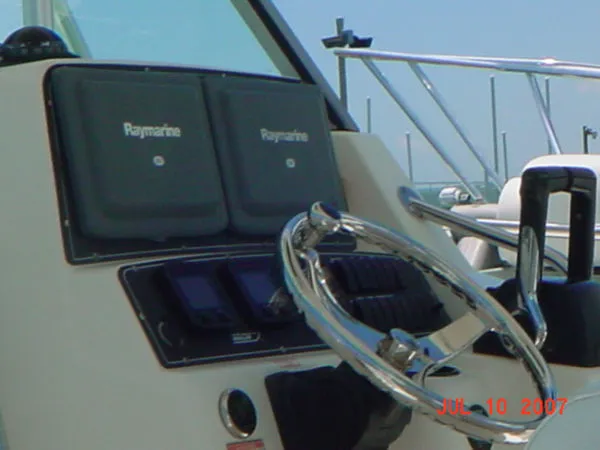 Slide: The Image of Boston Whaler 290 Outrage 2002 - 3