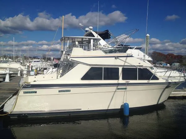 Slide: The Image of Tollycraft 30 Sport Cruiser 1989 - 0