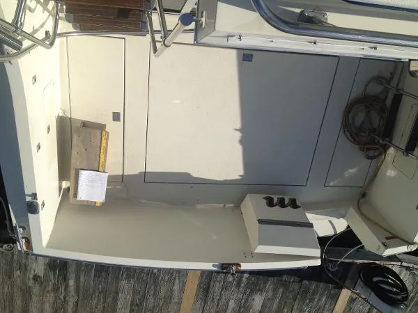Slide: The Image of Tollycraft 30 Sport Cruiser 1989 - 7
