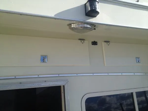 Slide: The Image of Tollycraft 30 Sport Cruiser 1989 - 8