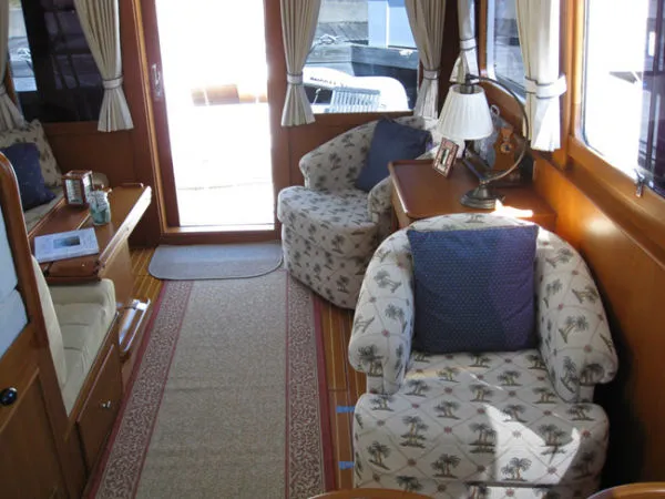 Slide: The Image of Grand Banks Eastbay Flybridge Sedan 2004 - 3
