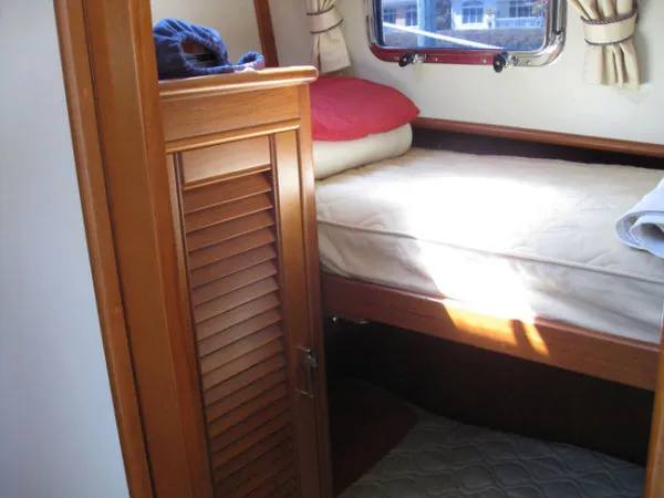 Slide: The Image of Grand Banks Eastbay Flybridge Sedan 2004 - 6