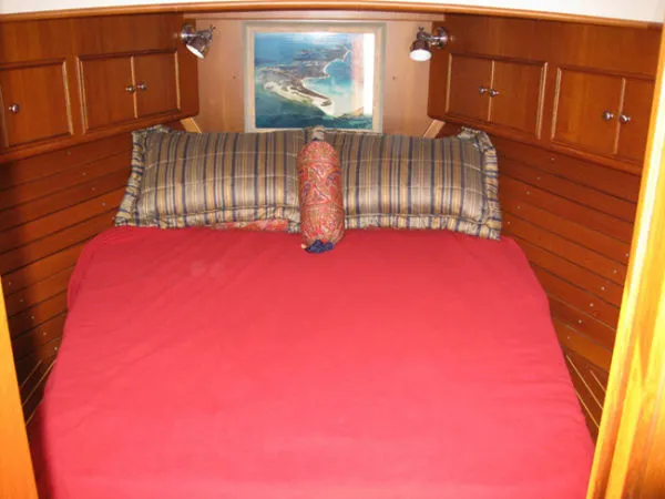 Slide: The Image of Grand Banks Eastbay Flybridge Sedan 2004 - 9