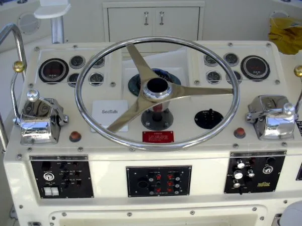 Slide: The Image of Hatteras Convertible 1985 - 10