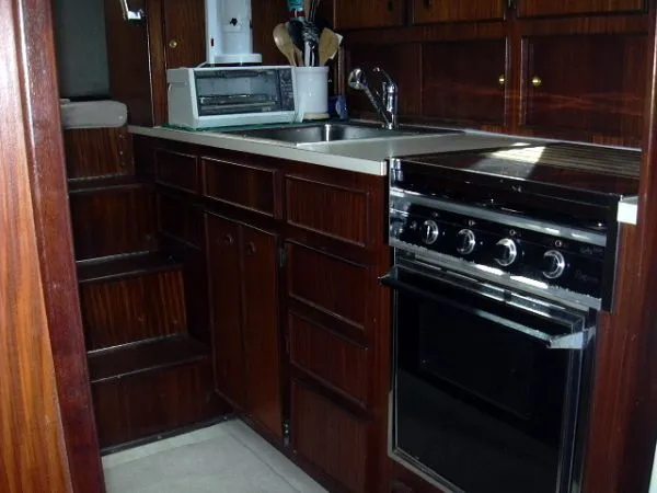 Slide: The Image of Hatteras Convertible 1985 - 8