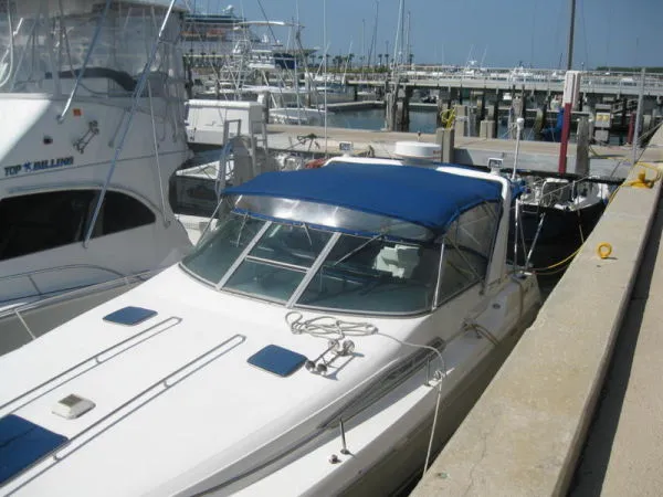 Slide: The Image of Sea Ray 33 EC 1993 - 6