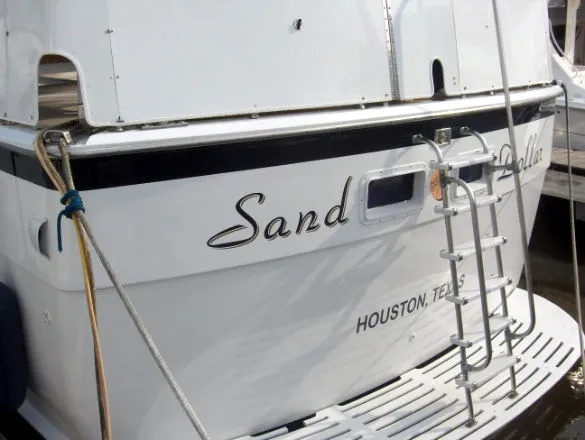 Slide: The Image of Hatteras Double Cabin 1973 - 11