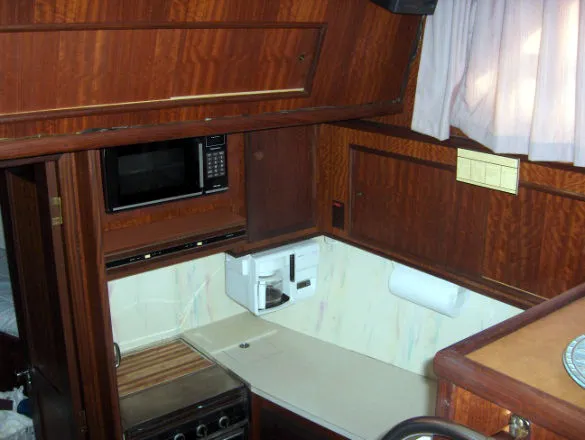 Slide: The Image of Hatteras Double Cabin 1973 - 5