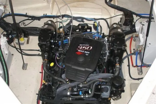Slide: The Image of Sea Ray *240 Sundancer* 2006 - 6
