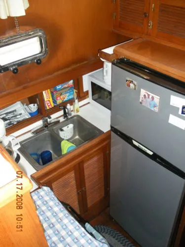 Slide: The Image of Marine Trader 42 Aft Cockpit 1989 - 5